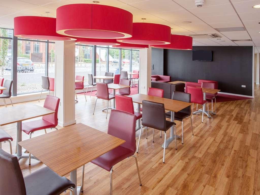 Travelodge Winnersh Triangle Reading Restaurant photo